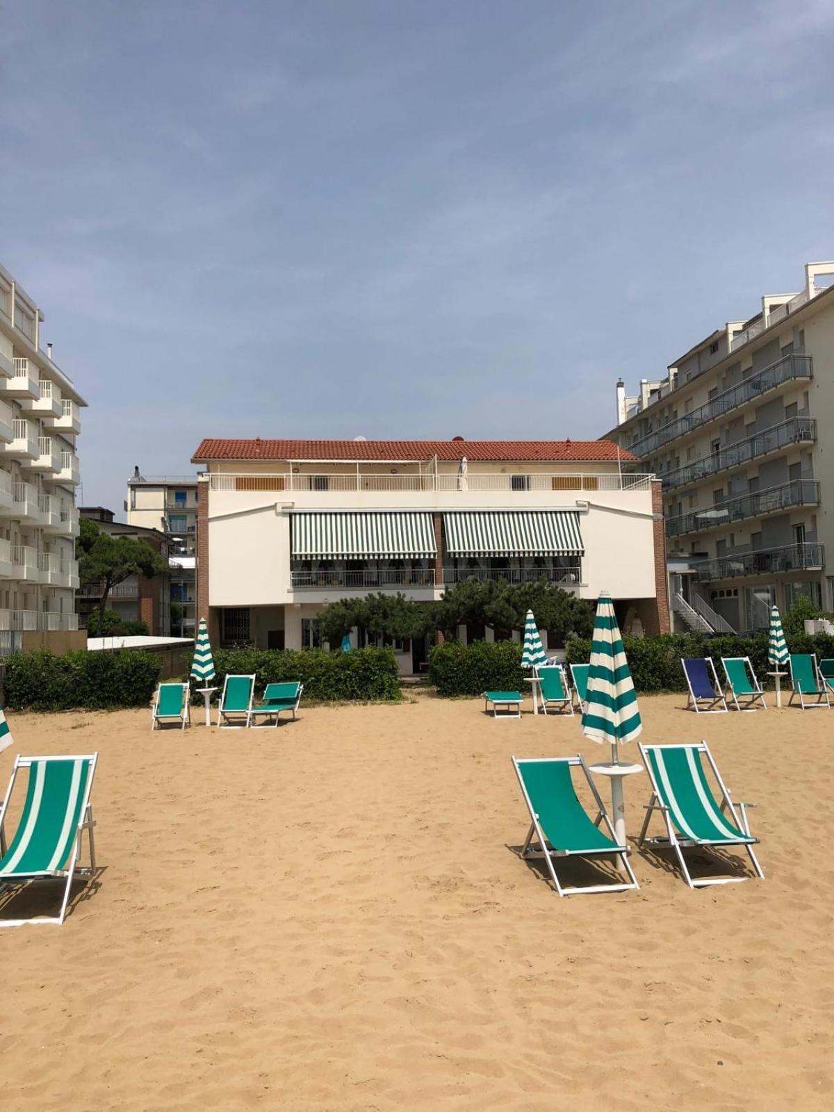 App4Rent Villa Zanetti - Appartamenti Con Spiaggia Privata Frontemare Τζεσόλο Λίντο Εξωτερικό φωτογραφία